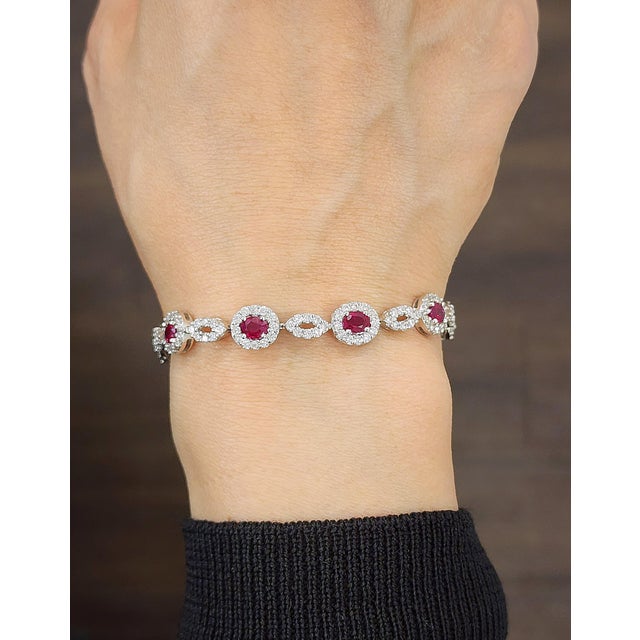 8.04 Ct Natural Ruby & Diamond Tennis Bracelet For Sale - Image 4 of 10