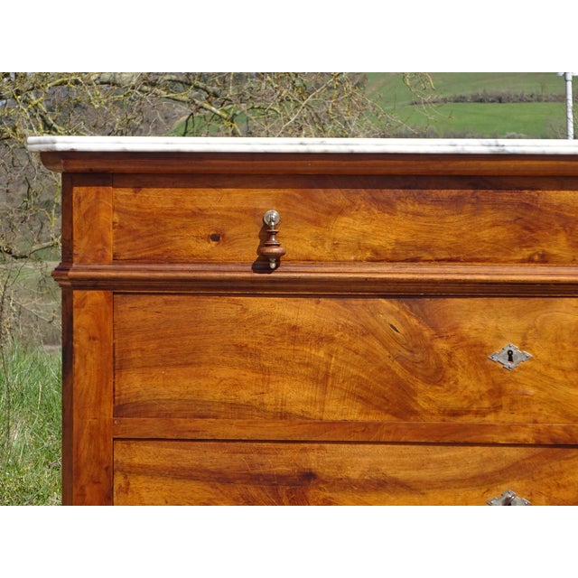 Wood Louis Philippe Commode in Walnut and White Marble, 1850s For Sale - Image 7 of 18