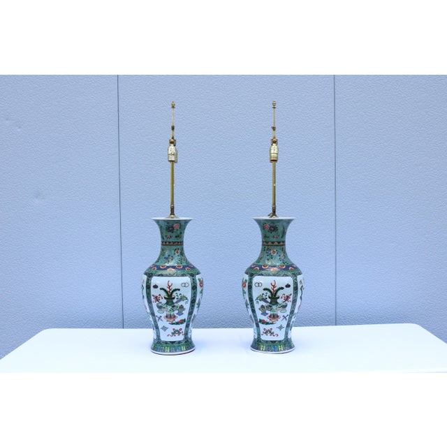Chinese Porcelain Baluster Vase Table Lamps 19th-Century Famille Verte, a Pair For Sale In New York - Image 6 of 17