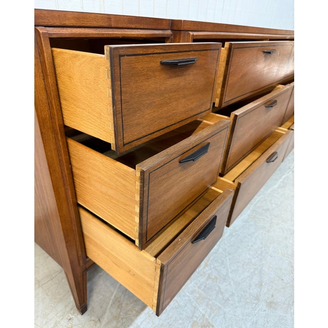 Black Mid-Century Modern Kent Coffey Tempo 12-Drawer Walnut Dresser For Sale - Image 8 of 10