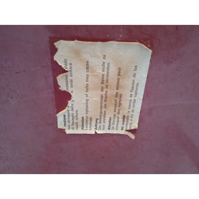 1980s Vintage Stadio 100 Model Table in Red Plastic by Vico Magistretti for Artemide, 1980s For Sale - Image 5 of 8