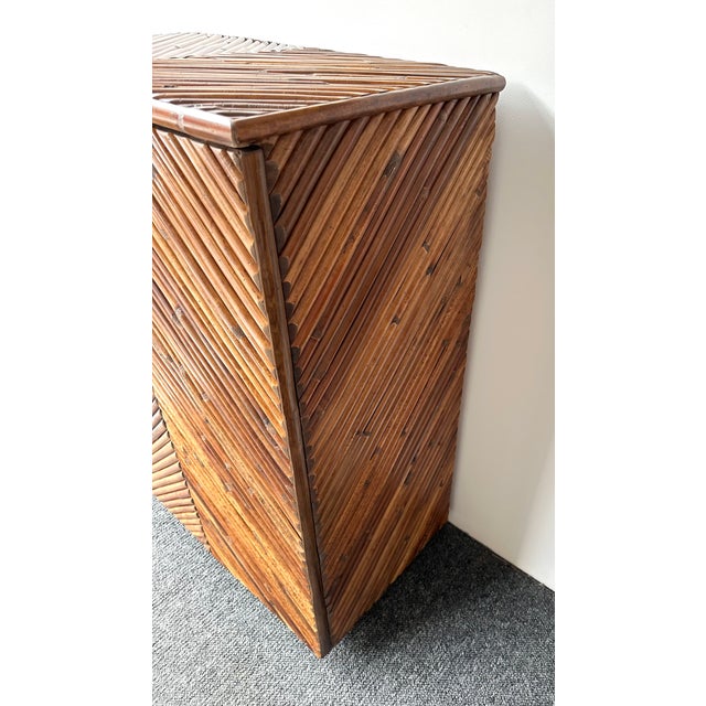 Mid-Century Modern Pair of Rattan Malacca Brass Cupboards Cabinets. Italy, 1980s For Sale - Image 10 of 12