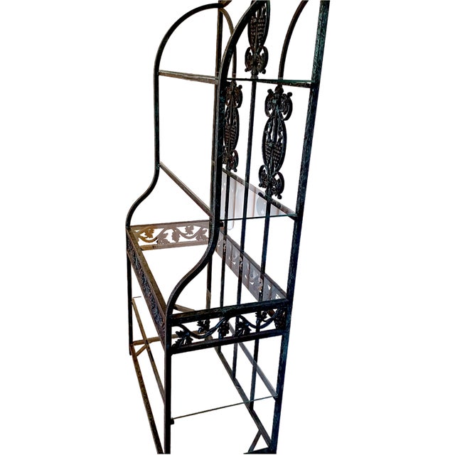 20th Century Neoclassical Revival Iron Étagère With Grape Vine Motif 5-Tier Display Shelf For Sale - Image 4 of 9