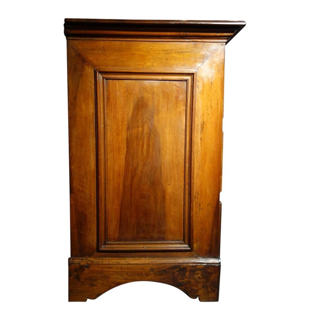 Early 18th Century Italian Louis XIV Walnut Dresser with Fruitwood Inlay & Brass For Sale - Image 9 of 12