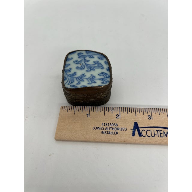 Vintage Ming or Ching Dynasty Trinket Box Chinese Porcelain Shard For Sale - Image 4 of 10
