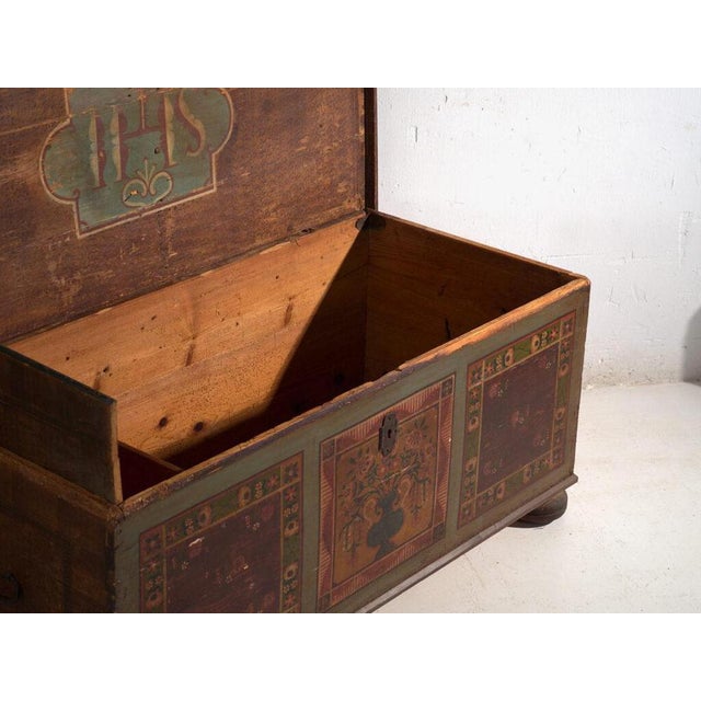 Antique Painted Dowry Chest in Pine, Central Europe, 1850 For Sale - Image 6 of 15