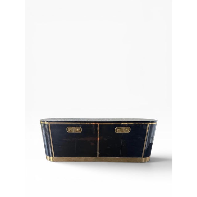 Wood 1970s Rare Mastercraft Brass Shield Pull Credenza — Racetrack Form For Sale - Image 7 of 18