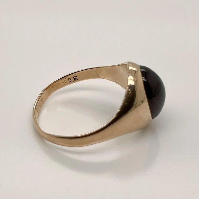 Vintage Antique 14 Karat Gold & Garnet Cabochon Signet Ring Size 10 For Sale - Image 10 of 10