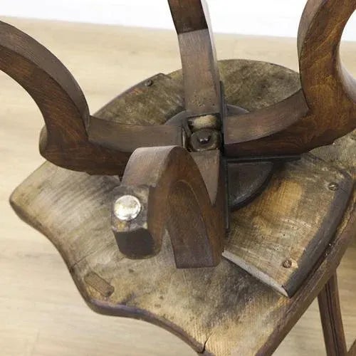 Special English office chair made by Trapnell & Gane from Cardiff. This chair is made of solid oak and has a very...