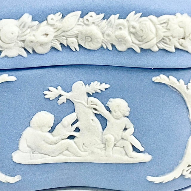 1980s 1980s Vintage English Hollywood Regency Wedgwood Blue Trinket Box, Hellenic Greek Images For Sale - Image 5 of 12