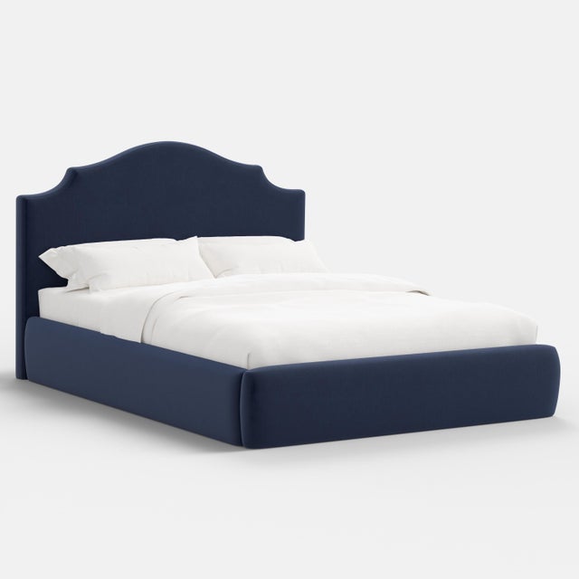 Soft curves, tailored lines, and an effortlessly modern silhouettethis upholstered platform bed brings quiet...