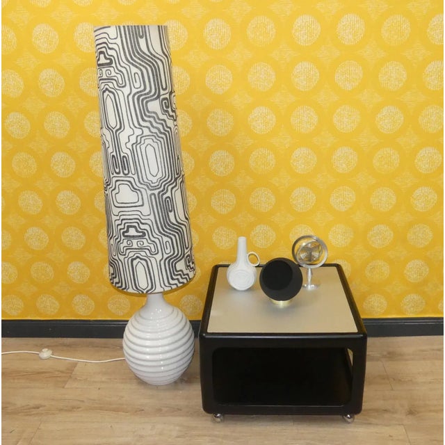 Decorative highlight very cool 60s/70s floor lamp the popular, eye-catching floor lamp with the tall, patterned shade,...
