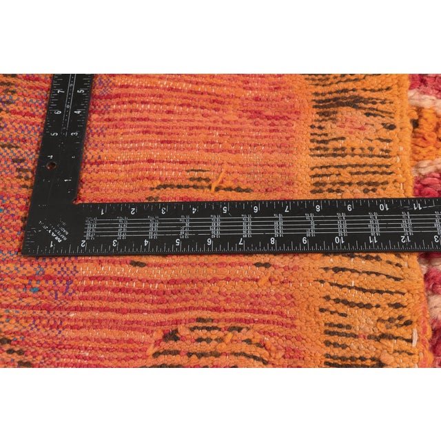 Textile Vintage Boujad Moroccan Rug, 04'05 X 06'09 For Sale - Image 7 of 10