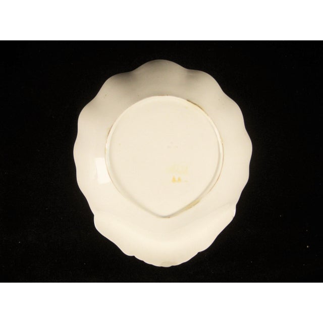 Ceramic Spode "Peasant" Shell Bowl - C. 1824-30 - England For Sale - Image 7 of 12
