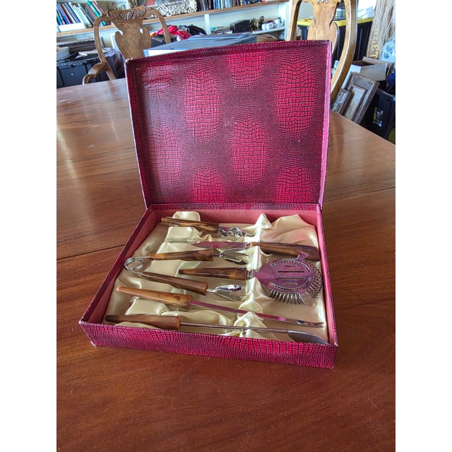 1960s Butterscotch Bakelite Bar Set For Sale - Image 5 of 6