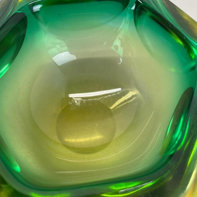 Murano Green Glass Sommerso Block Cube Ashtray from Flavio Poli, Italy, 1970s For Sale - Image 14 of 18