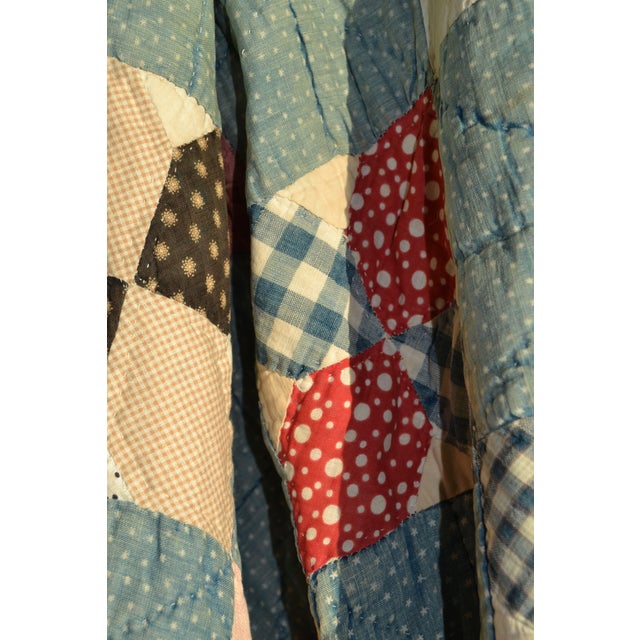 Early 20th C Jacob's Ladder Variation Hand-Quilted Cotton Quilt - For Sale - Image 11 of 12