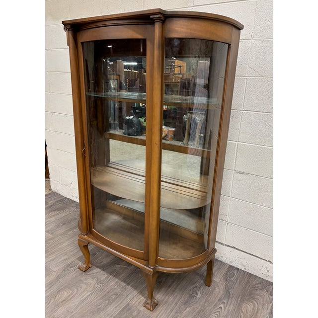 Early 20th Century Antique Queen Anne Style Curved Bowed Glass Curio Display China Cabinet For Sale - Image 5 of 13
