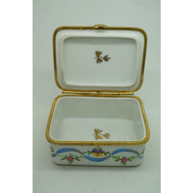 Ceramic Limoges France Floral Ribbon Swags Decoree a La Main Paris Trinket Pill Box 3" For Sale - Image 7 of 14