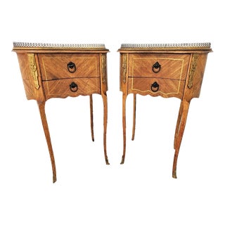Pair 1930s Vintage French Style Gilt Ormalu Nightstands / End Tables / Bedstands For Sale