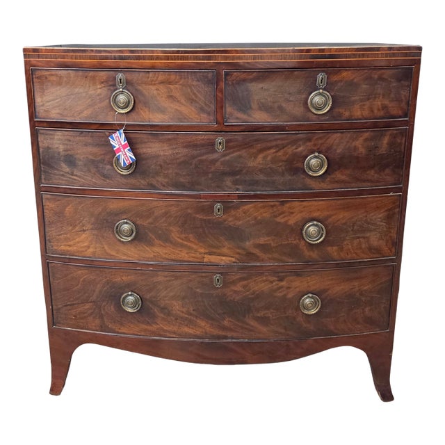 Late 19th Century Mahogany Georgian 5 Drawer Bowfront Chest on Splay Feet For Sale