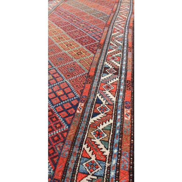 1920s Antique Persian Malayer Runner With Diagonal Diamond Sub-Geometric Design For Sale - Image 5 of 7