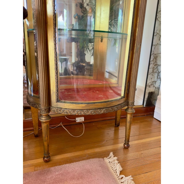 Early 20th Century Antique Louis XVI Style Carved Giltwood Demilune Vitrine For Sale - Image 5 of 9