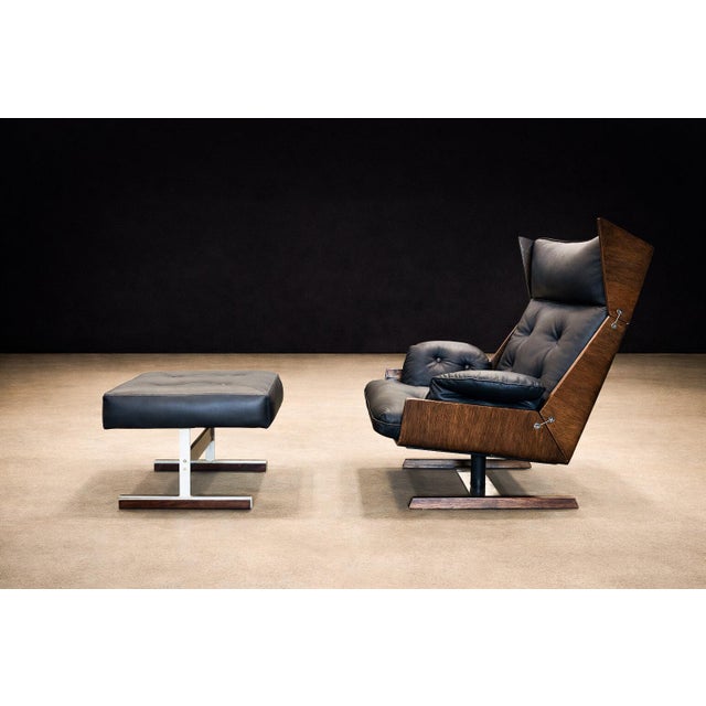 Brazilian Modern Armchair and Ottoman in Rosewood, Leather, and Metal, Jd Móveis, 1960s For Sale In New York - Image 6 of 13