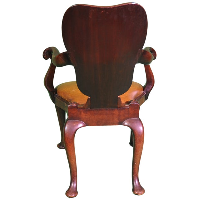 Antique Chippendale Style Georgian Chair, 1890, in Very Good conditions. Designed 1890 to 1919