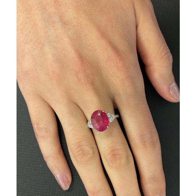 Pink Round Rubellite Pink Tourmaline Diamond Three Stone 18 Karat White Gold Ring, Size 6.5 For Sale - Image 8 of 14