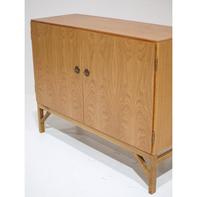 1960s Model 232 China Cabinet in Oak by Børge Mogensen for FDB Furniture, Denmark, 1960s For Sale - Image 5 of 13