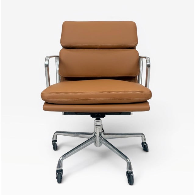 Mid-Century Modern Herman Miller Eames Aluminum Group Soft Pad Management Chair - Caramel Brown Leather For Sale - Image 3 of 11