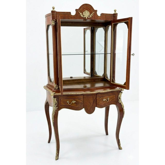 Mid 19th Century French Louis XV Style Ormolu-Mounted Walnut/Rosewood Vitrine Cabinet For Sale - Image 4 of 17