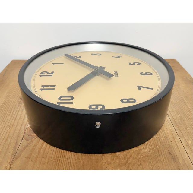 Industrial Black Factory Wall Clock from IBM, 1950s For Sale - Image 13 of 15