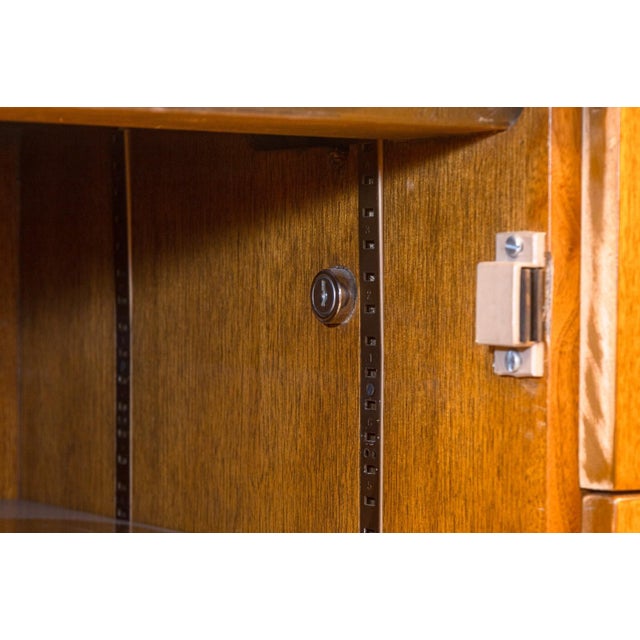Vintage Mid Century Florence Knoll Walnut Wood Executive Office Credenza Cabinet For Sale In Detroit - Image 6 of 8