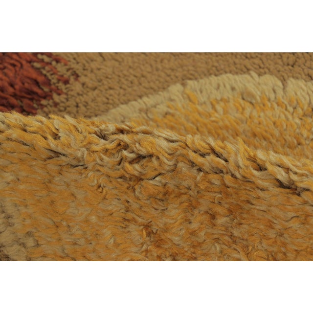 1950s Vintage Circle Rug With Gold and Brown Geometric Patterns - Rug & Kilim For Sale - Image 5 of 8