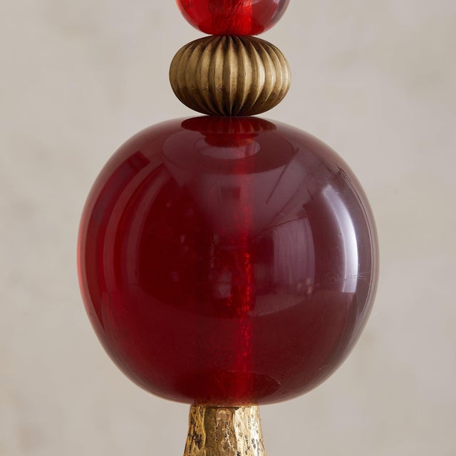 1970s Italian Oxblood Glass + Gilt Metal Table Lamp For Sale In Chicago - Image 6 of 10