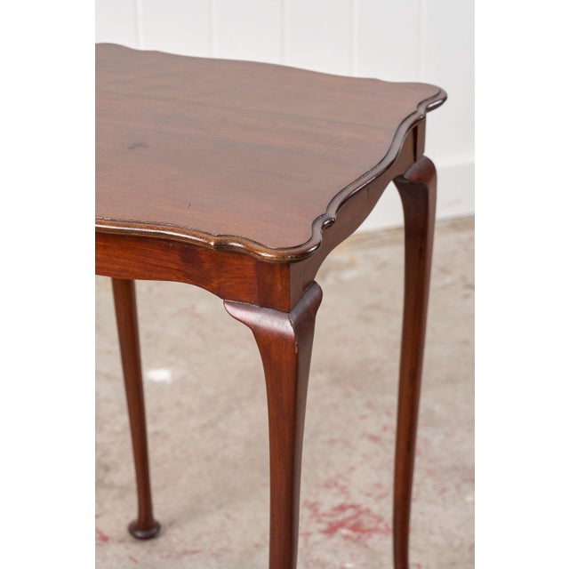 English 1930s Square Mahogany Scallop Side Table With Padded Feet For Sale - Image 3 of 6
