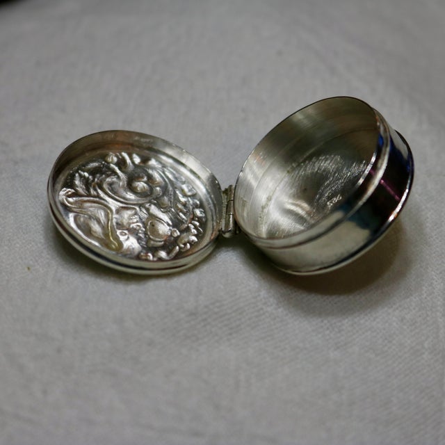 Art Nouveau Antique Art Nouveau Sterling Silver Pill Box For Sale - Image 3 of 7