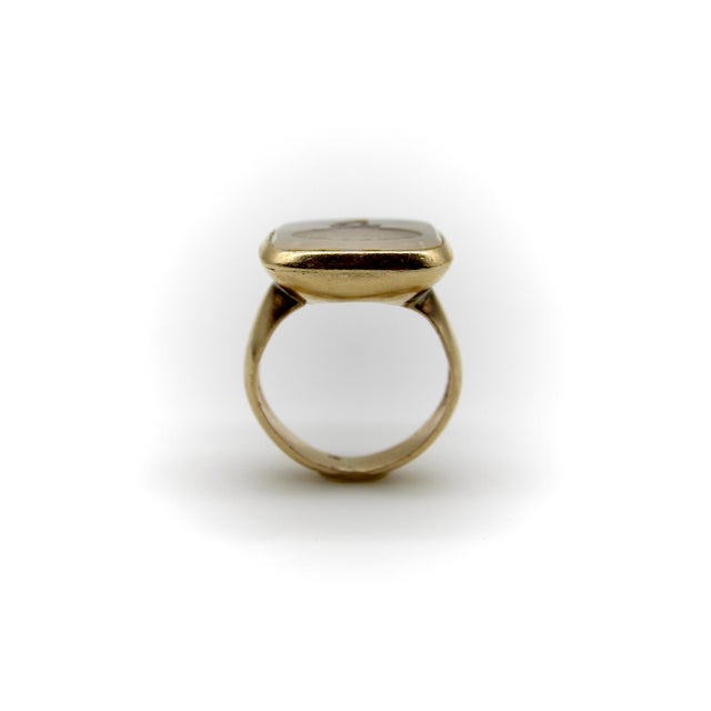 Late 19th Century Victorian 14k Gold Family Crest Intaglio Ring of Stag in Quartz Stone, Size 8 For Sale - Image 9 of 12