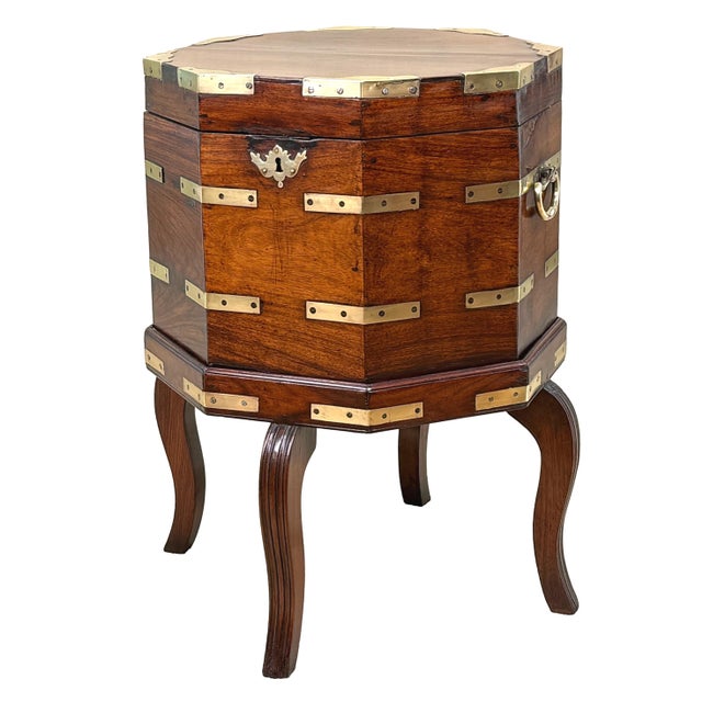 18th Century Georgian Anglo-Indian Padouk Cellarette, India, 1790 For Sale - Image 16 of 16