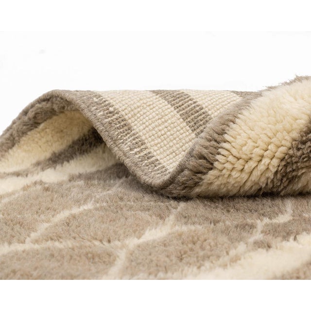 Oversize Honeycomb Trellis Hand-Knotted Wool Rug | 12'10" X 9'8" | One of a Kind For Sale - Image 6 of 9