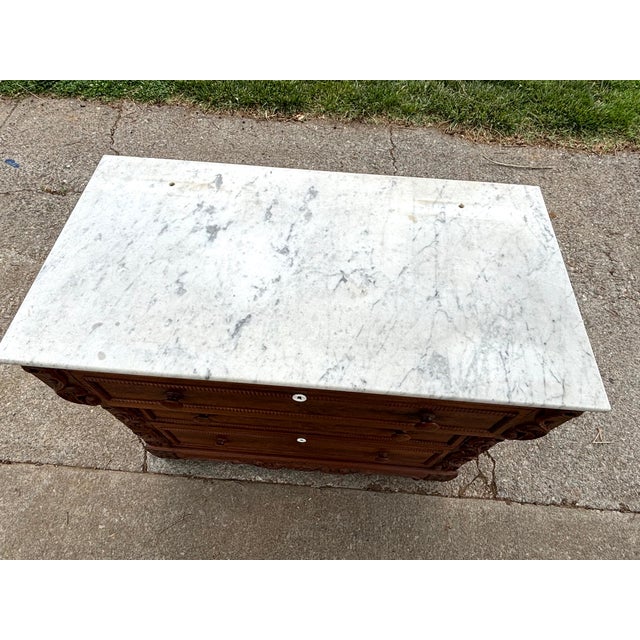 19th Century American Flame Mahogany Veneer Marble Top Commode Chest For Sale - Image 14 of 18