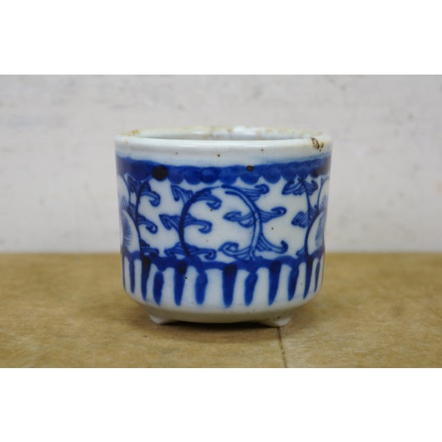 Late 19th Century Antique 19th C Chinese Porcelain Blue & White Brush Pot Cachepot Flower Planter For Sale - Image 5 of 9