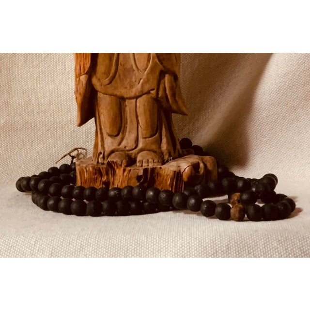 19th Century Hand-Carved Cypress Guanyin Buddhist Goddess of Mercy Sculpture With Prayer Beads For Sale - Image 6 of 17