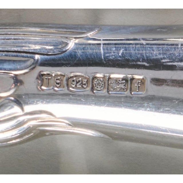 Late 20th Century Set of Thirteen Sterling Silver Elizabeth II Dinner Knives With Pistol Handles For Sale - Image 9 of 17