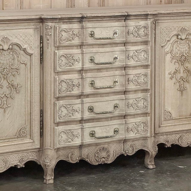 Grand Liégeois Louis XIV Style Stripped Oak Buffet ~ Credenza For Sale In Dallas - Image 6 of 18