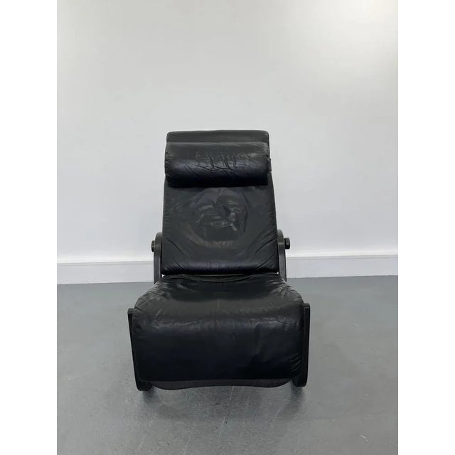 Sinus lying leather black chair from westnofa, 1970s, black leather, very nice condition.