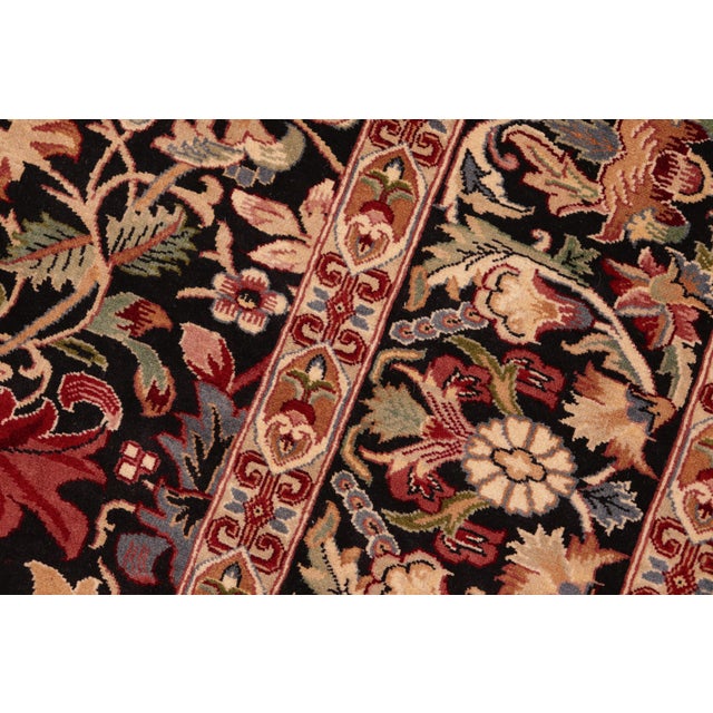 Art Nouveau 1990's William Morris Hand Knotted Wool Rug For Sale In New York - Image 6 of 9