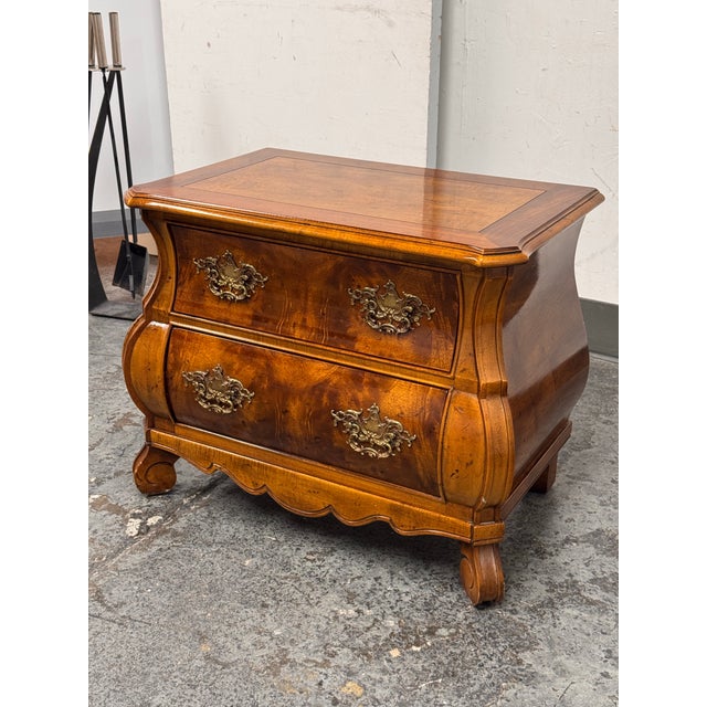 French Henredon Louis XV Style Bombe Nightstand, Vintage For Sale - Image 3 of 12